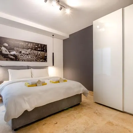 Hygge Holiday Home With Large Communal Pool And Private Hot Tub Xagħra Exteriör bild