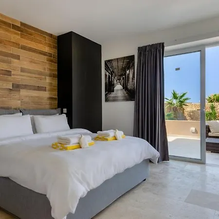 Hygge Holiday Home With Large Communal Pool And Private Hot Tub Xagħra Exteriör bild