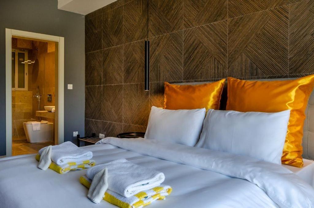 Hygge With Large Communal Pool And Private Hot Tub Apartament Xagħra